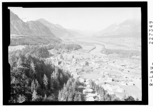 [Brixlegg im Unterinntal gegen Tuxer Alpen - Stubaier Alpen und Karwendelgebirge / Tirol]