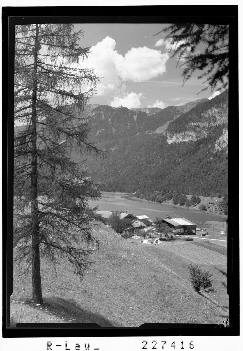 [Gertl am Reintalersee bei Kramsach gegen Rofangruppe / Tirol]