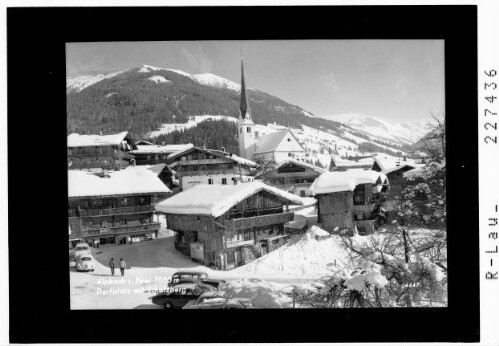 Alpbach in Tirol / Dorfplatz mit Schatzberg : [Alpbach / Ortszentrum gegen Schatzberg und Grossen Beil]