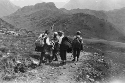 Sammlung vor dem Einmarsch aufs Zeinisjoch