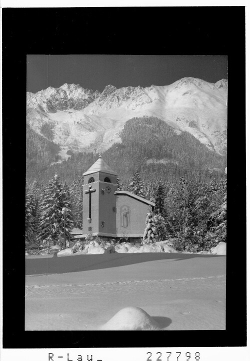 Innsbruck - Hungerburg / Kirche gegen Seegrube und Hafelekar Tirol