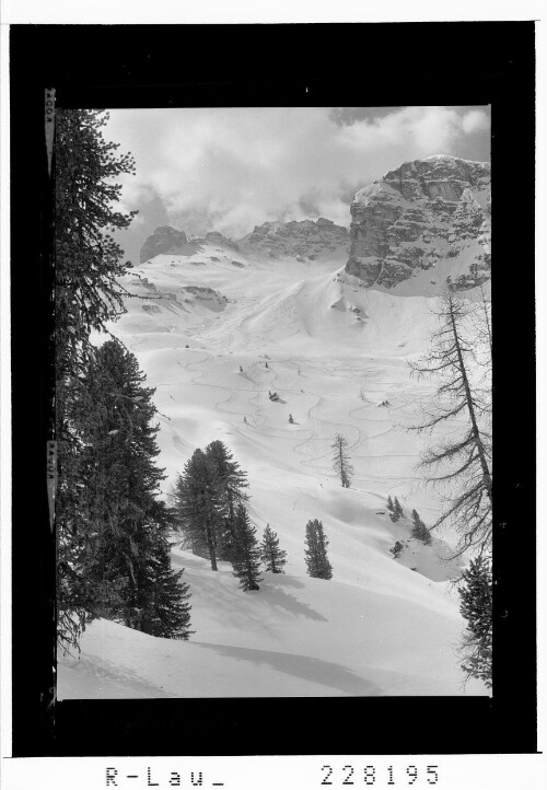[Skigebiet Schlicker Alm mit Hohem Burgstall / Tirol]