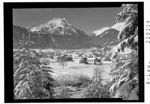 [Fulpmes im Stubaital gegen Kalkkögel und Nockspitze / Tirol]