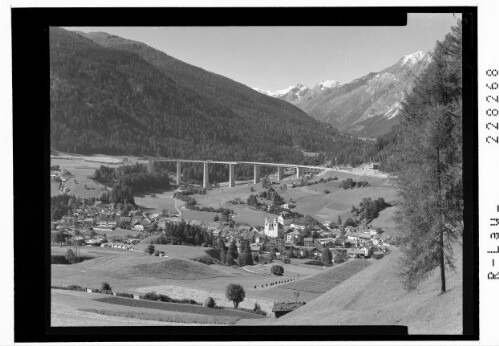 [Steinach am Brenner gegen Wetterspitzen und Habicht / Tirol]