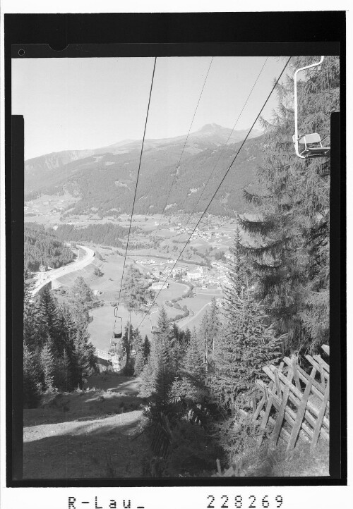 [Bergeralmlift mit Blick auf Steinach am Brenner gegen Mislkopf / Tirol]