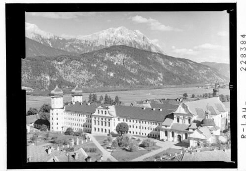 [Kloster Stams gegen Hohe Munde / Tirol]