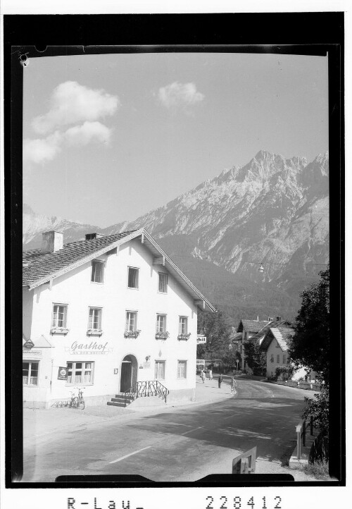 [Gasthof zur Brücke in Telfs gegen Hohe Munde / Tirol]