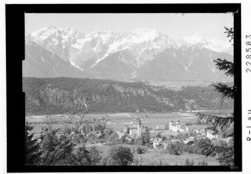 [Stams gegen Mieminger Gebirge / Tirol]