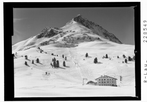 [Hotel Alpenrose im Kühtai gegen Zwölferkogel / Tirol]