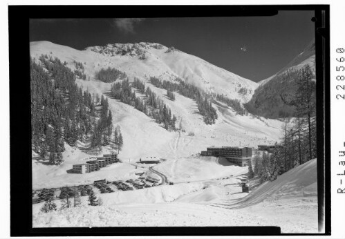 [Axamer Lizum / Sporthotel Olympia gegen Nockspitze / Tirol]