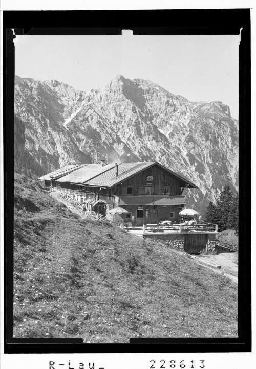 [Gasthaus Bärenbaderalm ob Pertisau gegen Kaserjoch / Tirol]