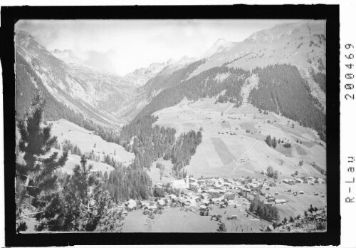 Holzgau 1100 m mit Mädelejoch und Krottenkopf : [Holzgau im Lechtal gegen Höhenbachtal mit Kratzer und Ramstallspitze]