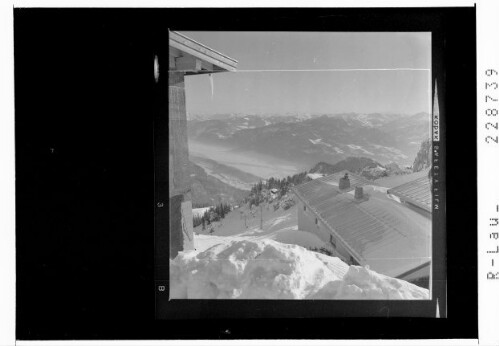 [Blick vom Sonnwendjöchl ob Kramsach im Unterinntal gegen Kitzbüheler Alpen mit Wildschönau und Alpbachtal / Tirol]