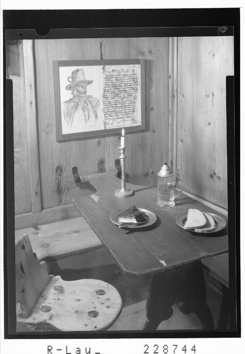 [Historische Speckbacherstube mit Gedenktafel im Gasthof Sollerer in Thierbach in der Wildschönau / Tirol]