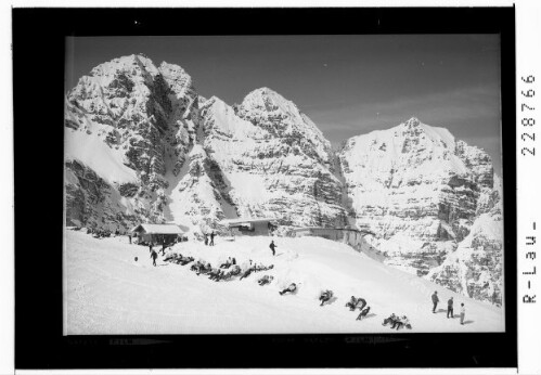 [Sennjoch ob der Schlicker Alm gegen Kalkkögel / Tirol]