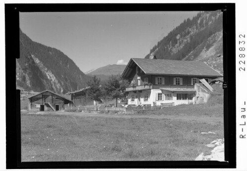 [Alpenhaus Wasserfall im Stilluppgrund bei Mayrhofen im Zillertal gegen Penken / Tirol]