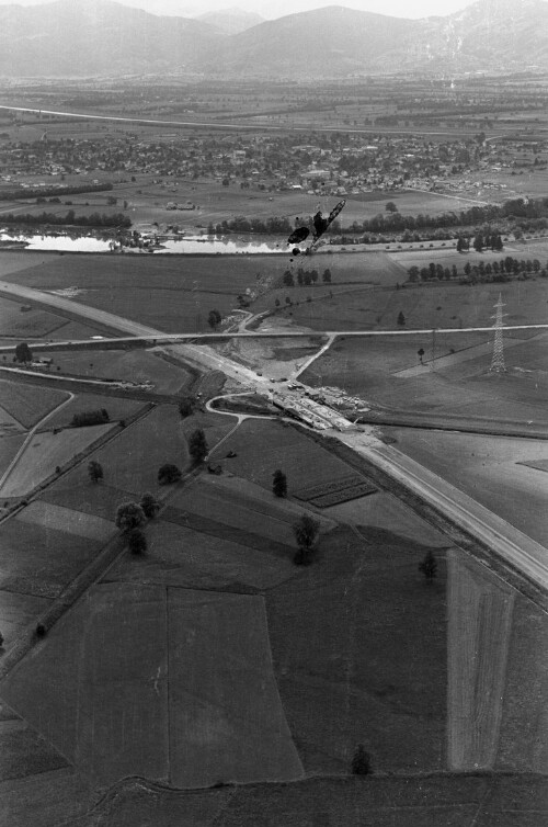 Bau der Rheintalautobahn bei Lustenau