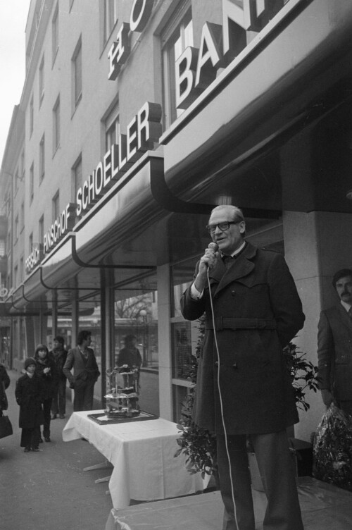 Miss Austria 1978 bei Schoeller-Bank in Bregenz