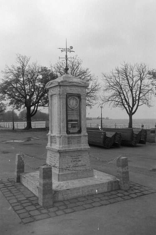 Wettersäule am Bregenzer Molo