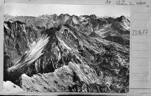 [Blick vom Widderstein in die Allgäuer Alpen mit Hochvogel, Mädelegabel und Biberkopf]