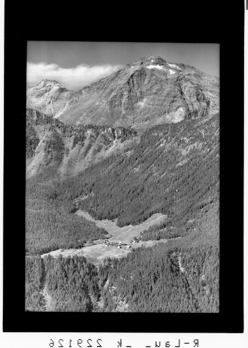 Köfels 1403 m bei Umhausen mit Fundusfeiler 3081 m