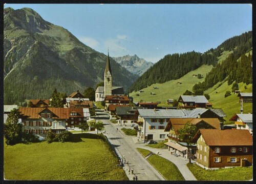 [Mittelberg] : [Mittelberg / Kleinwalsertal, 1218 m mit Bärenkopf 2080 m, Heiterberg 2153 m und Älpeleskopf 2161 m ...]