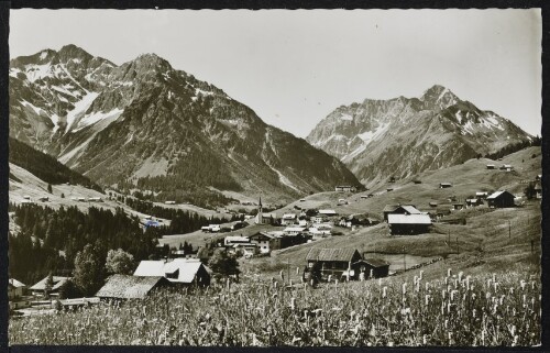 [Mittelberg Hirschegg] : [Hirschegg / Kleinwalsertal, 1124 m mit Elferkopf 2387 m, Zwölferkopf 2208 m, Widderstein 2536 m und Bärenkopf 2080 m ...]