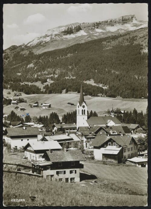 [Mittelberg] Riezlern : [Riezlern 1100 m, Kleines Walsertal mit Hoch - Ifen 2232 m ...]