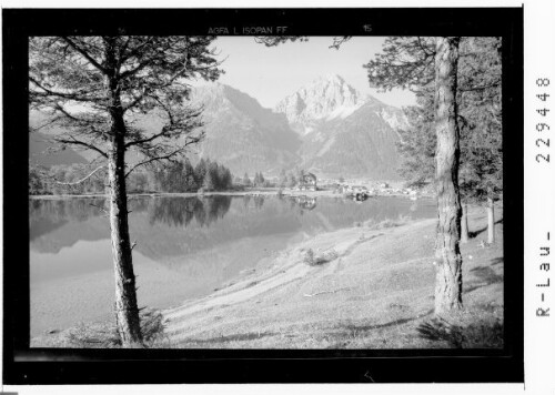 [Heiterwangersee mit Hotel Fischer am See gegen Thaneller / Tirol]