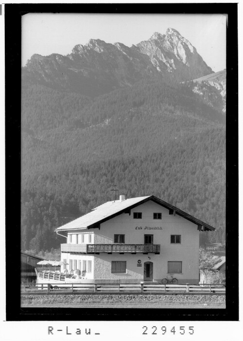 [Cafe Alpenblick in Pflach im Ausserfern gegen Gehrenspitze / Tirol]