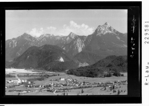 [Vils im Ausserfern gegen Branderschrofen und Säuling / Tirol]