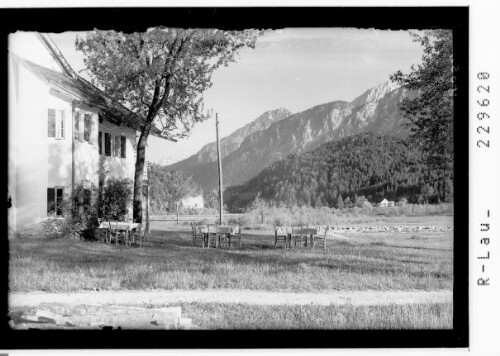 [Gasthof Lände bei Vils im Ausserfern gegen Gehrenspitze / Tirol]