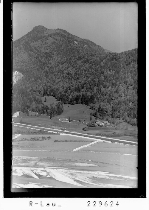 [Ländenhof bei Vils im Ausserfern gegen Salober / Tirol]