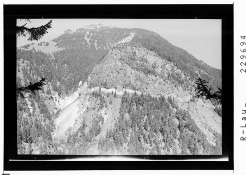 [Gaichtpaßstrasse gegen Gaichtspitze / Ausserfern / Tirol]