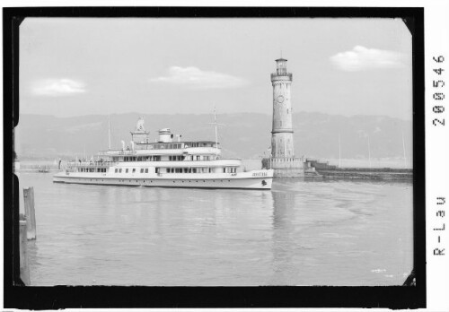 [Die Austria im Hafen von Lindau]