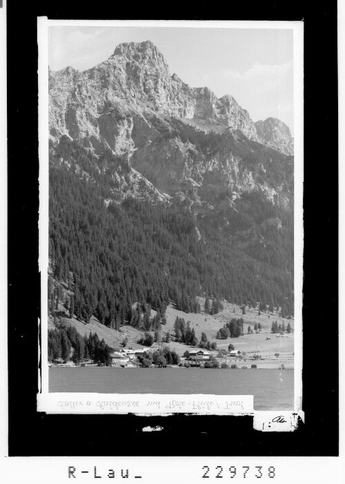 [Haller am Haldensee gegen Rote Flüh und Kellenspitze / Ausserfern / Tirol]