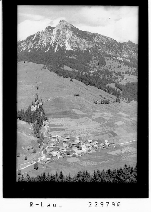 [Zöblen im Tannheimertal gegen Einstein / Ausserfern / Tirol]