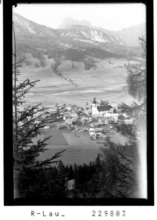 [Tannheim im Tannheimertal gegen Aggenstein / Ausserfern / Tirol]