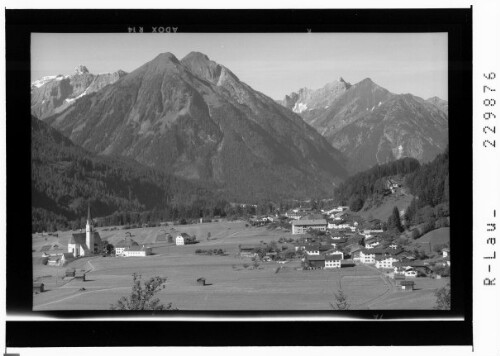 [Elbigenalp im Lechtal gegen Wetterspitze und Grießtalerspitze / Ausserfern / Tirol]