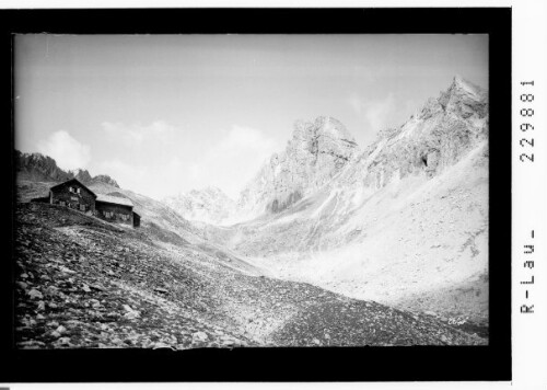 Hermann von Barth Hütte mit Ilfenspitze - Plattenspitze und Wolfebnerspitze / Ausserfern / Tirol