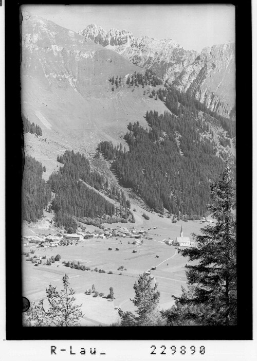 [Elbigenalp im Lechtal gegen Noppenspitze / Ausserfern / Tirol]