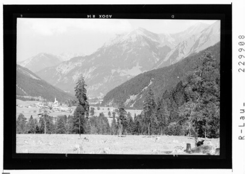 [Häselgehr im Lechtal gegen Liegfeistgruppe und Elmer Muttekopf / Ausserfern / Tirol]