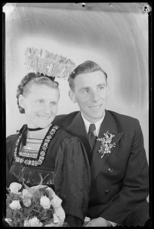 Hochzeitsbild von Emma und Lüthi Meusburger aus Bezau