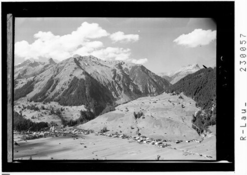 [Holzgau im Lechtal gegen Allgäuer Alpen / Ausserfern / Tirol]