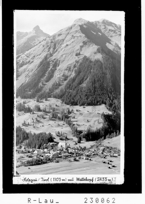 Holzgau in Tirol 1103 m mit Muttekopf 2433 m