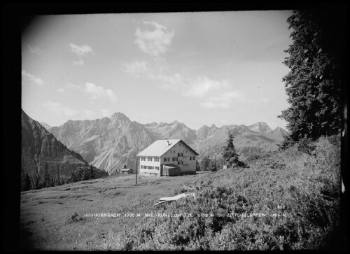 Neuhornbach 1700 M mit Künzelspitze 2415 M und Zitterklapfen 2406 M