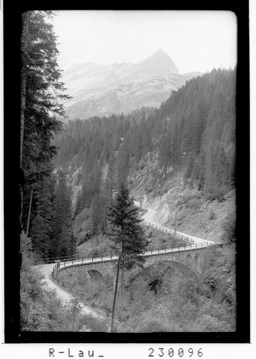 [Lechtal / Blick zur Rappenspitze und Höllenspitze / Ausserfern / Tirol]