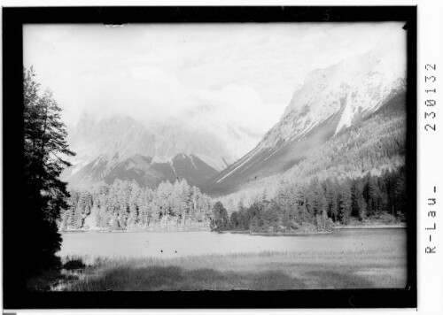 [Blick vom Weissensee im Fernpaßgebiet gegen das Wetterstein Gebirge / Tirol]