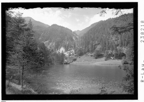 [Fernsteinsee mit Schloss Fernstein gegen Loreajoch und Klausbachtal / Tirol]
