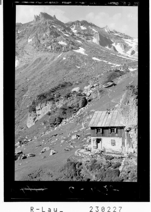 [Muttekopf Hütte gegen Hinteres Alpjoch / Tirol]